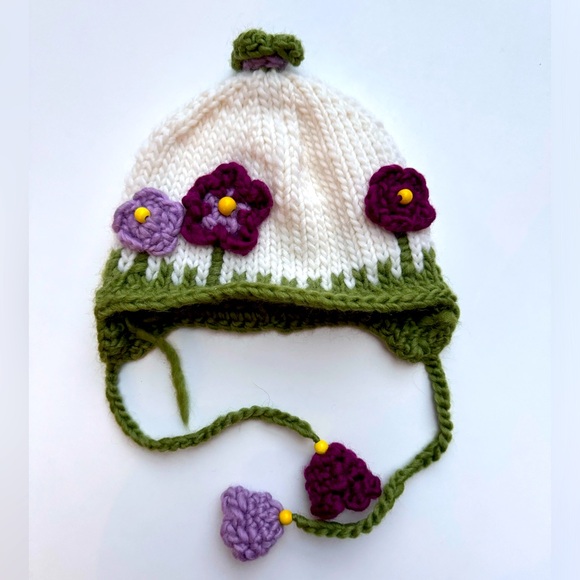 Handmade Other - NWOT Handmade knit hat with flowers